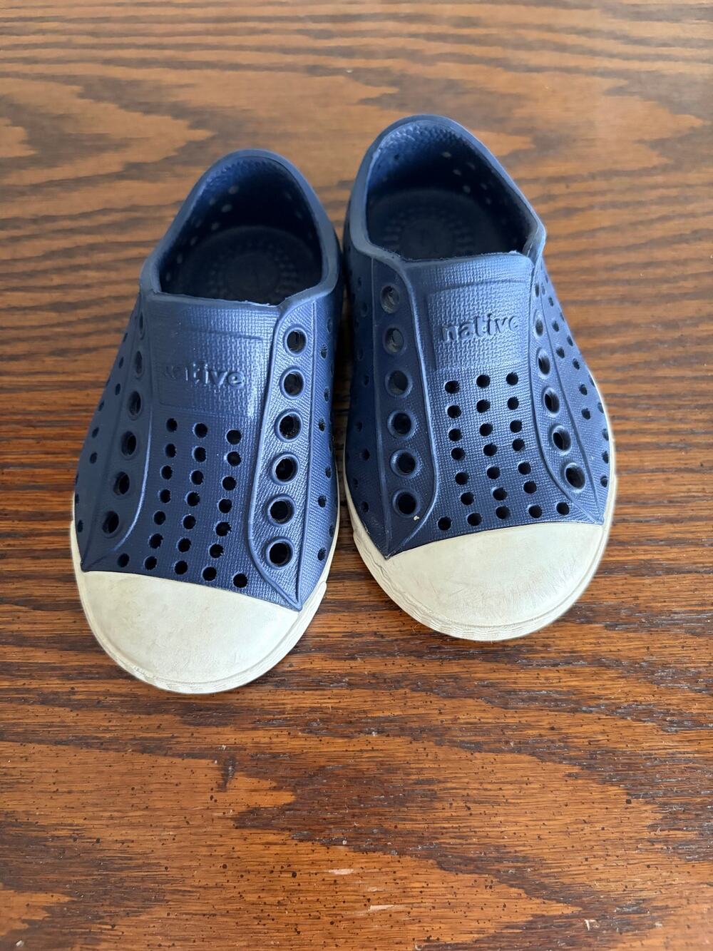 Native Jefferson Child Sneakers Toddler Size 4 Pigeon Blue Waterproof Slip-On